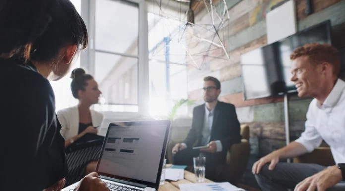 Corporate Venturing: Challenges and Best Practices of Large Firms Innovating with Start-ups Corporate Venturing: Challenges and Best Practices of Large Firms Innovating with Start-ups