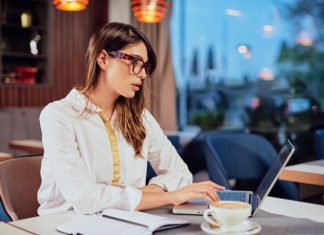 How to Grow Your Luxury Retail Business through Guest Posting Woman writing