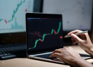 Studying Finance for Non-Finance Managers – Is It Worth It? Studying Finance for Non-Finance Managers