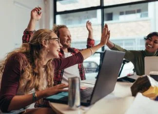 Why More Women Should Consider a Software Development Career women in software development