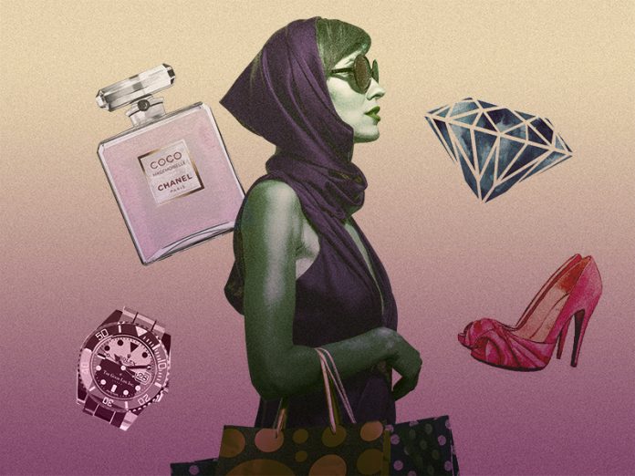 Happy shopping woman with shoping bags