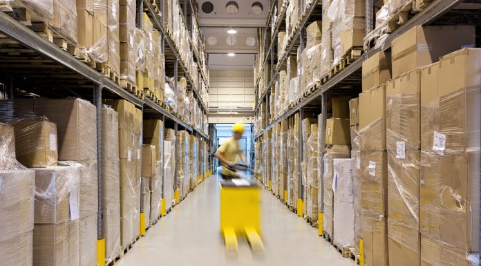 4 Ways Hand-Wrapping Pallets is Hurting Your Profits