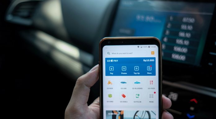 Overcoming customer acquisition cost challenges in fintech