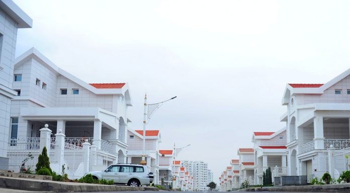 How to Follow the Latest News and Updates on the Real Estate Investment Sector