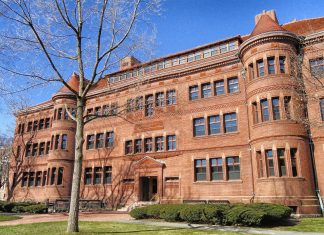 Top 10 US Universities for Business & Management Harvard