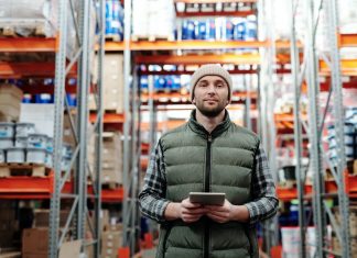 How Real-Time Tracking and Tracing Can Improve Last-mile Delivery Management tracking