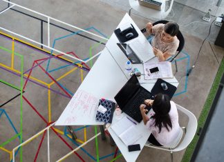 How is Technology Changing the Fashion Retail World?