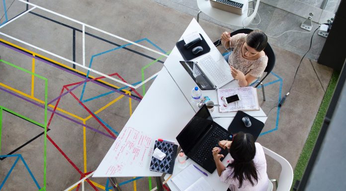 How is Technology Changing the Fashion Retail World?