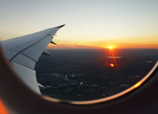 6 Smart Tips to Travel Comfortably in 2021 Airplane