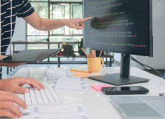 What are The Differences Between Symfony and Laravel? Laravel - Symfony