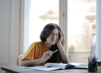 Online Assignment Help from Vetted Writers | EssayWriter Review Stressed Student