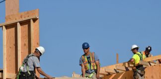 5 Reasons Carpenters Need General Liability Insurance Carpenters