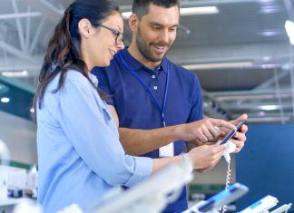 Electronics Store Consultant and Client
