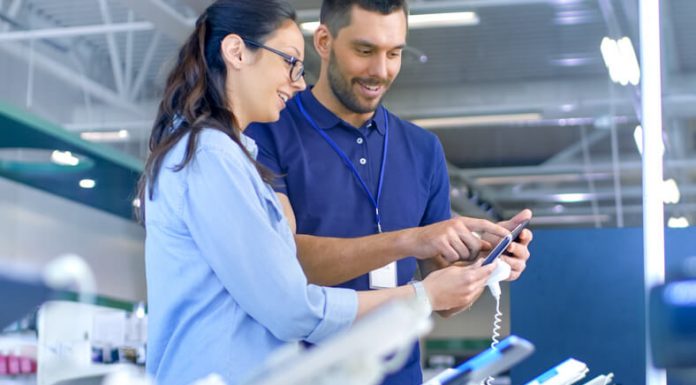 Electronics Store Consultant and Client