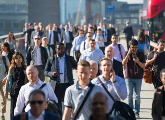 The Best and Worst Paid Industries in the UK: 2021 London Commuters