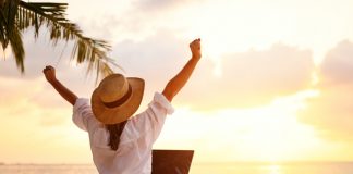 How to Make Money While Traveling? 6 Creative Ways Travelling