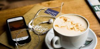 How to Stay Entertained and Educated Using Your Smartphone entertainment