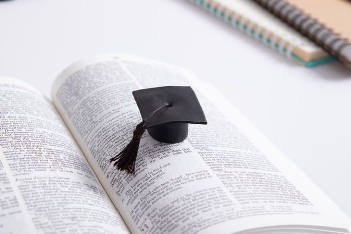 iStock-1359874899 (1) Graduate Level School Paper Writing Services