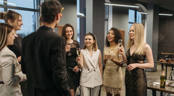 Top Tips for Planning a Successful Corporate Event Make-a-guest-list