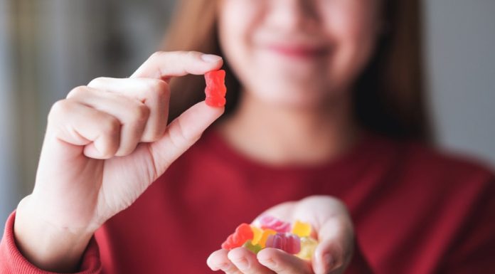 What Are the Pros and Cons of Using CBD Gummies? CBD Gummies