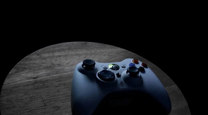 How Online Gaming Became a Multi-Billion Dollar Industry controller