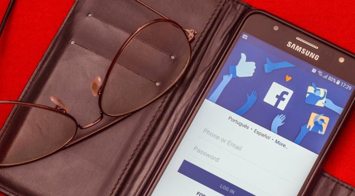 Important Benefits of Social Media Networks for Mature Adults Important Benefits of Social Media Networks for Mature Adults