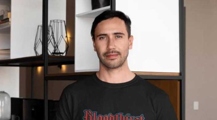 How to Purchase Horror T-Shirts Online for Your Buddy? Graphic-Tshirt