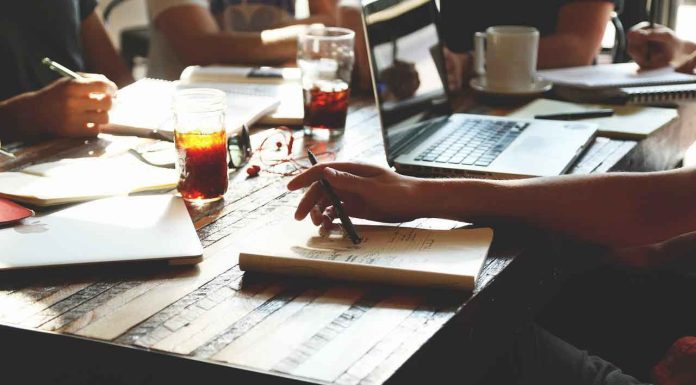 SSoftware Modernization: Pros and Cons of Cloud Migration Startup-Software