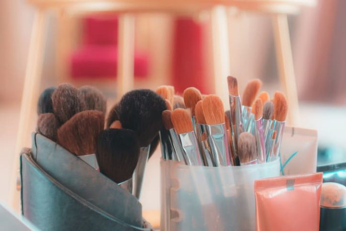 iStock-1264843218 (1) cosmetic packaging