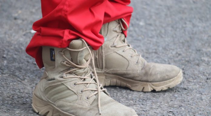 The Advantages of Wearing Safety Shoes and Equipments. safety shoes