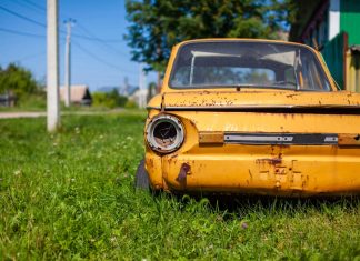 How to Make Money Off Your Old Car in Tallahassee? Car