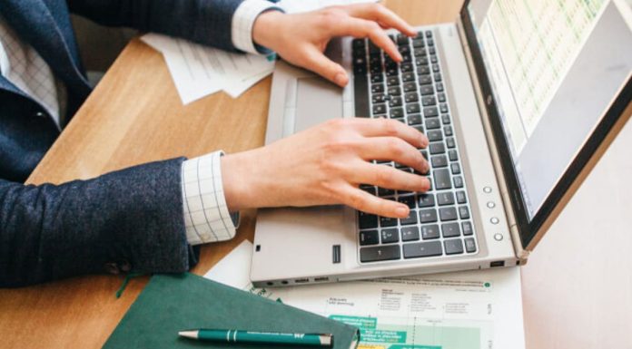 How Does Reseller Cloud Hosting Being Implemented In Your Business? Cloud Hosting