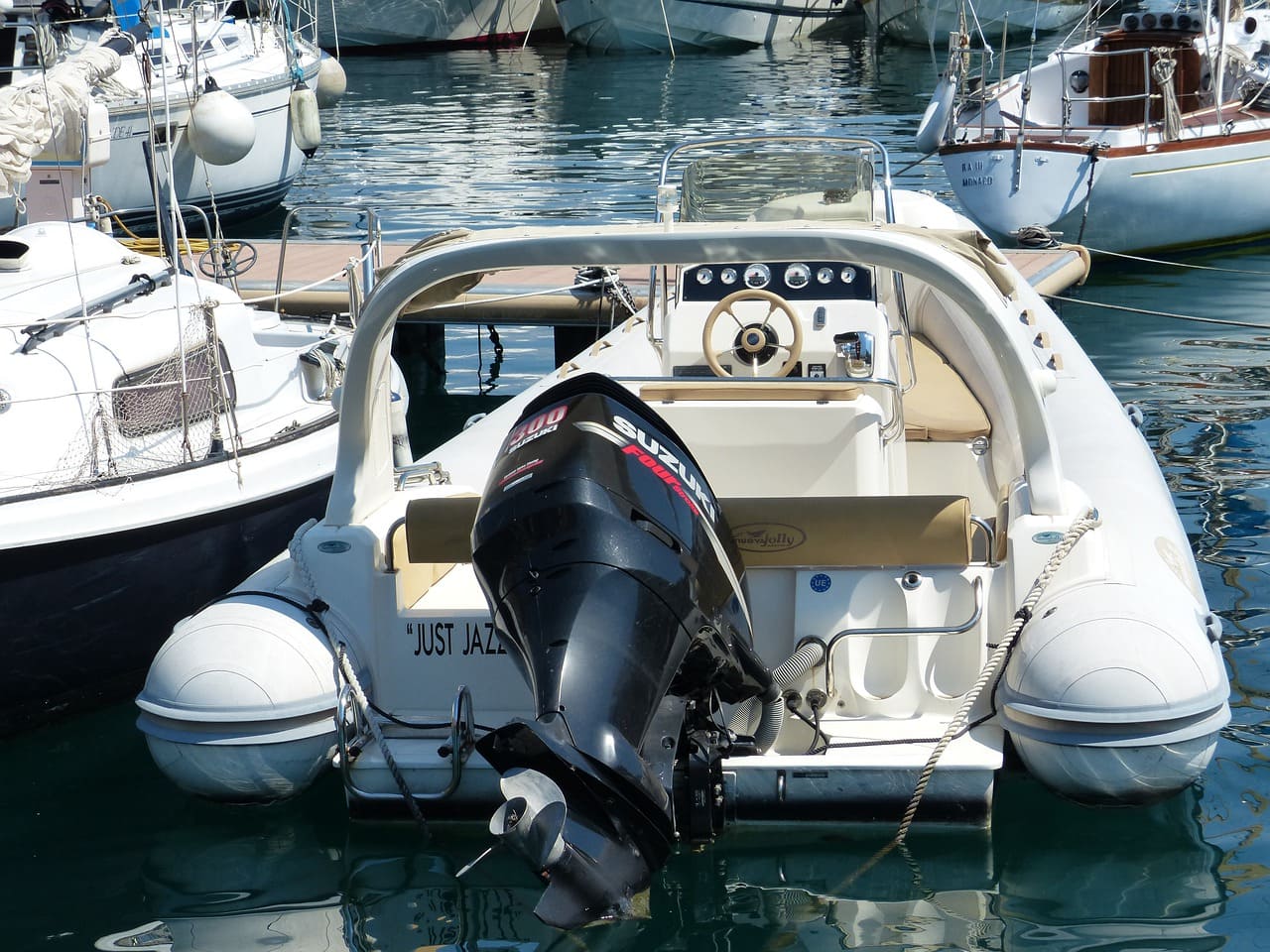 Going Fast, Going Slow: What Makes a Good Outboard Motor? - The