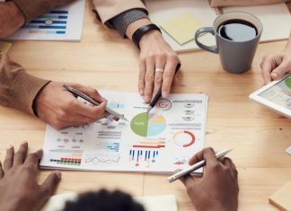 What HR Managers Can Do to Evaluate the Performance of Top-Level Business Executives reports