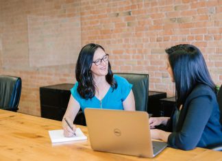 Top 10 Ways to Transform Your Workplace with Employee Recognition and Performance Apps Employee-Recognition