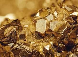 Gold-Mineral