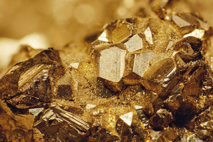 Gold-Mineral