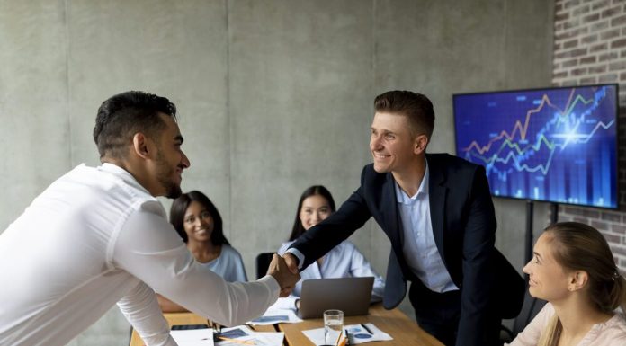 The Benefits of Hiring a PEO Hiring a PEO