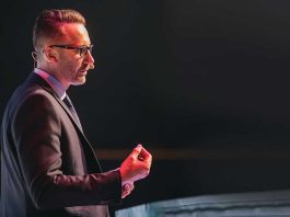 Next-Gen Education: Teaching Humans How to Thrive in a World of Intelligent Machines Sean Culey on stage Prague