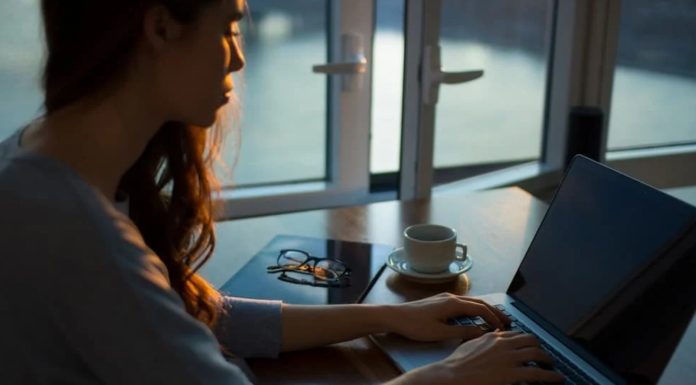 How to Connect With Coworkers: WFH Edition work from home