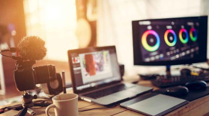 Top Ways Content Creators Can Grow Their Audience and Revenue Online Content creator