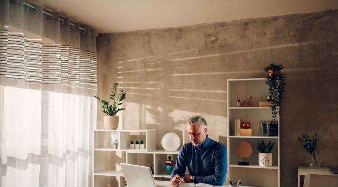 The Role Of Mobile Learning In The Future Of Remote Work Online