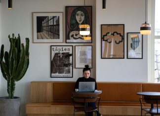 Things To Consider When Starting A Career As A Contract Worker contract worker