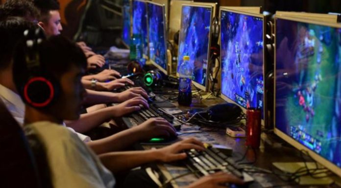 The Evolution of Multiplayer Gaming: From Local Co-op to Online Communities The Evolution of Multiplayer Gaming From Local Co-op to Online Communities