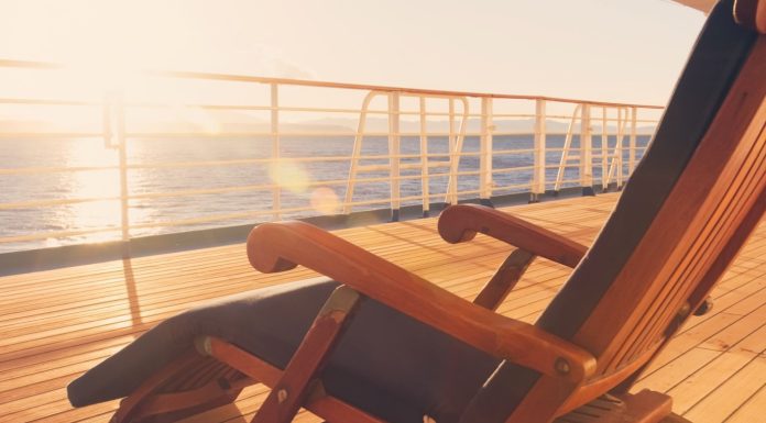 Expert Decking Builders in Milwaukee Building Your Dream Deck with Precision and Quality