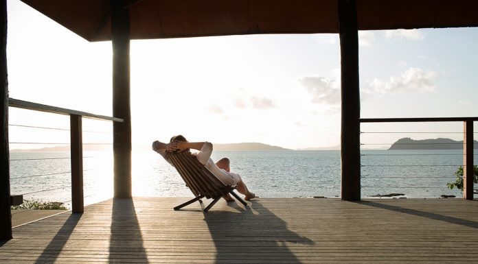 Expert Decking Builders in Milwaukee Enhancing Your Outdoor Living Experience