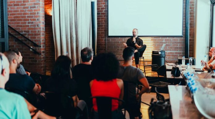 The Benefits of Hiring a Finance Public Speaker