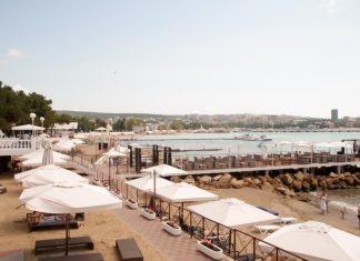 The Economic Impact of Seaside Entertainment Projects on Communities and Tourism Industries The Economic Impact of Seaside Entertainment Projects on Communities and Tourism Industries