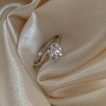 The Pros and Cons of Round Cut Engagement Rings