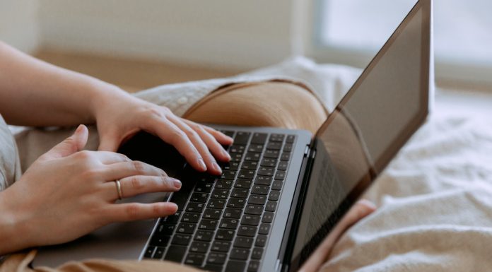 What Are the Secrets of Getting a Large Fan Base at Only Fans Laptop